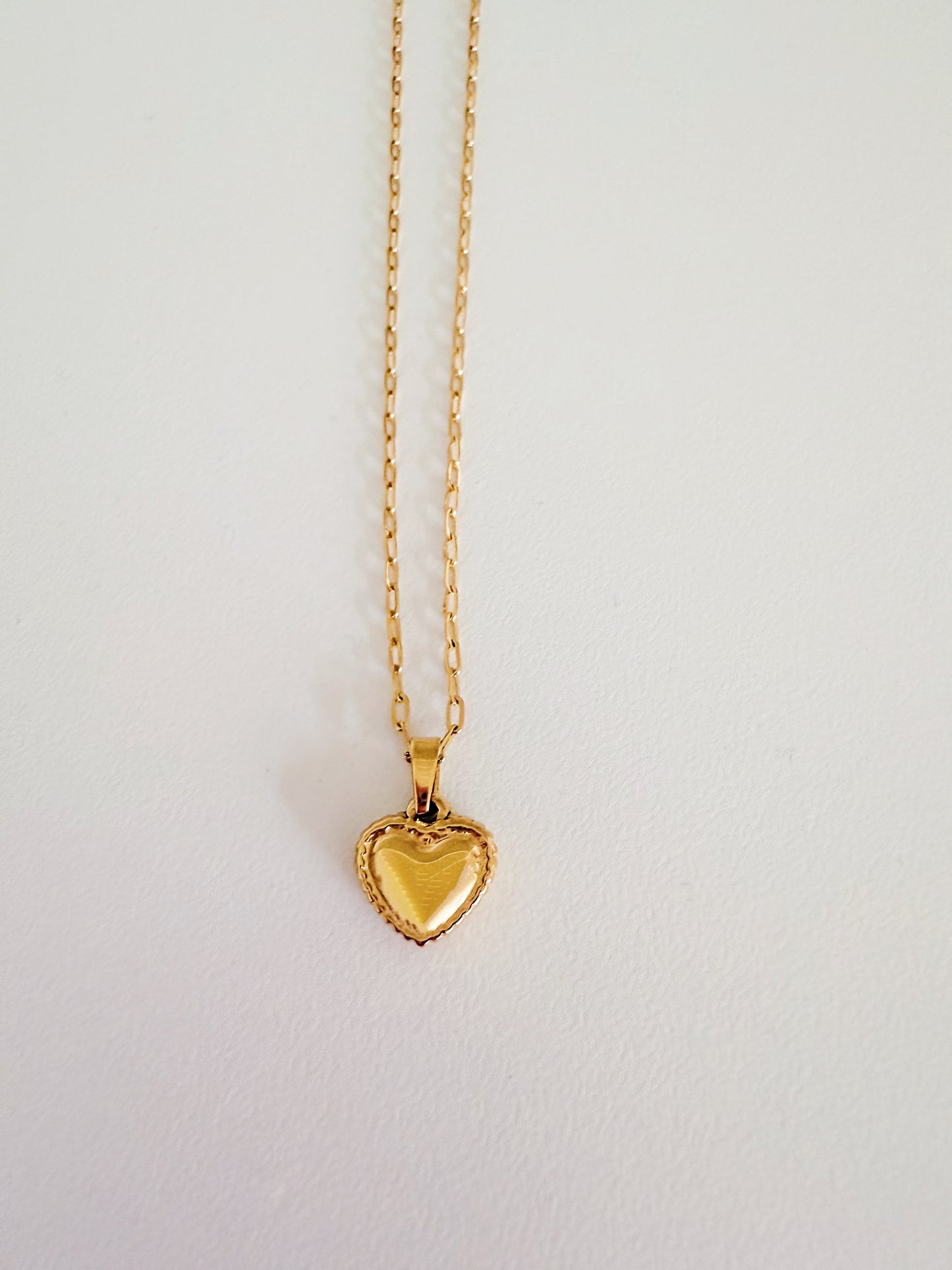 TINY HEART NECKLACE
